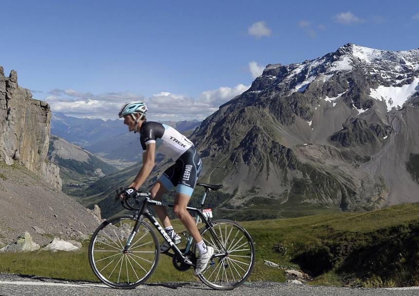 Tour de France 2011. Il successo nella 18esima tappa con arrivo sul Galibier regala al lussemburghese la momentanea leadership della classifica generale. Bettini
